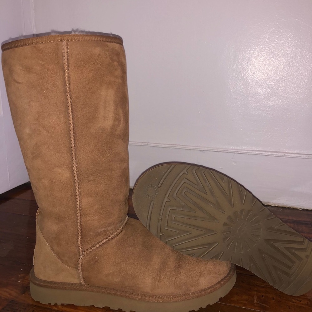 Tall tan Ugg’s